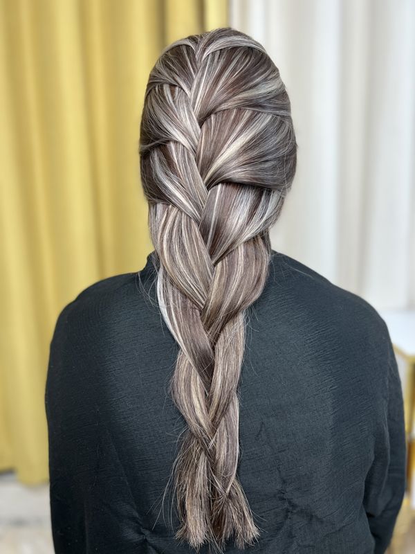 تکنیک‌های مدرن رنگ و لایت مو 1